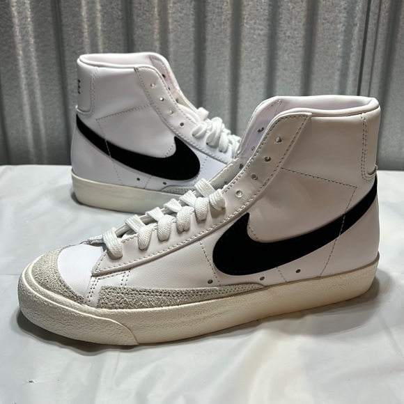 Nike Shoes - Nike Women’s Blazer ‘77 Size 7 BRAND NEW